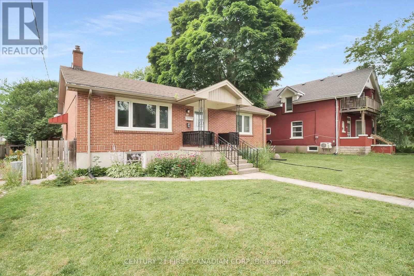 Property at 454 SALISBURY STREET image 3
