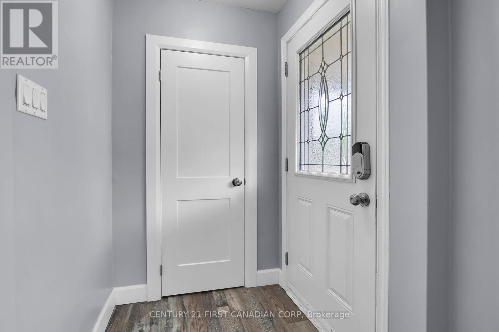 Property at 454 SALISBURY STREET image 5