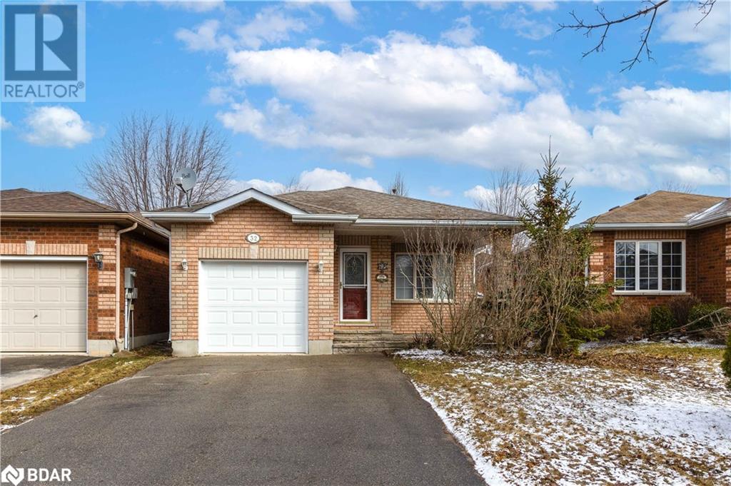 32 LUCAS Avenue, Barrie, Ontario
