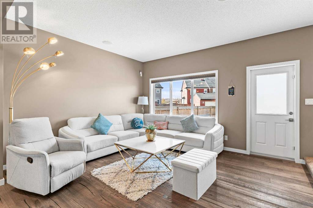 Property at 15 Legacy Close SE image 3