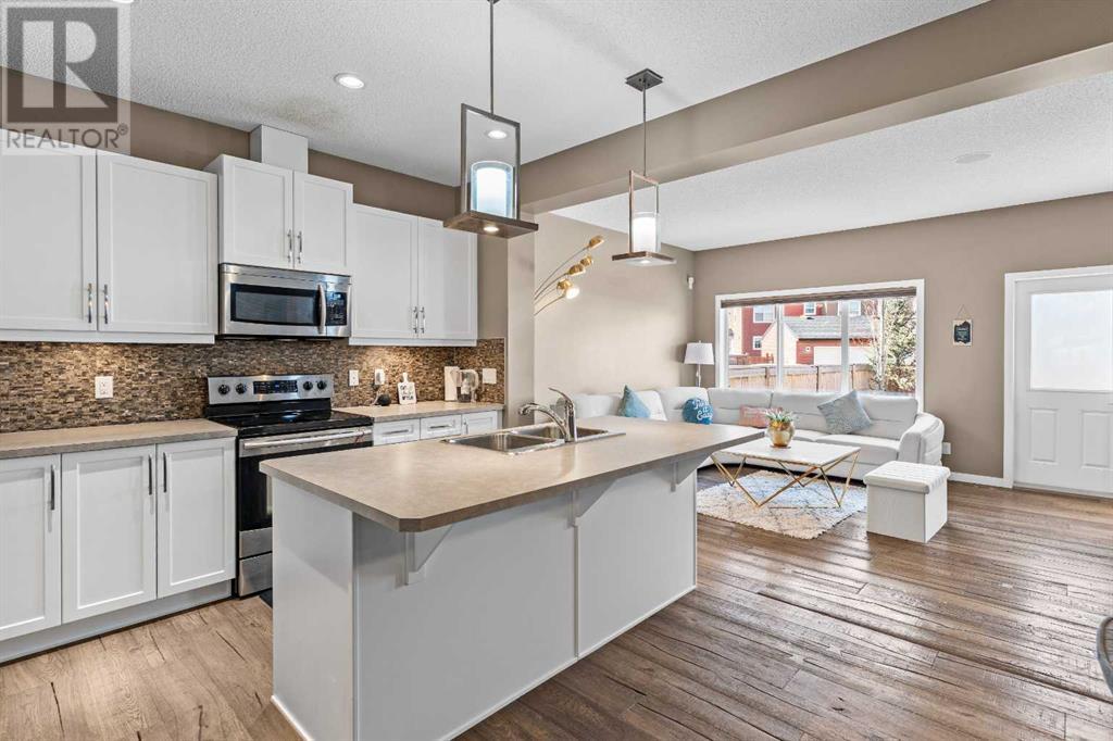 Property at 15 Legacy Close SE image 5