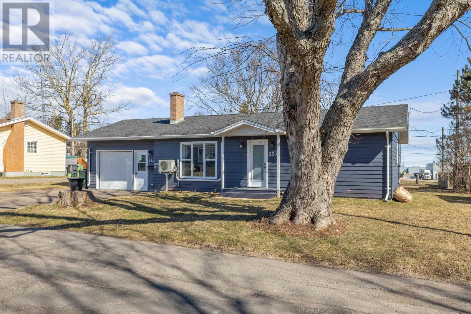 Property at 225 Commerce Crescent image 4