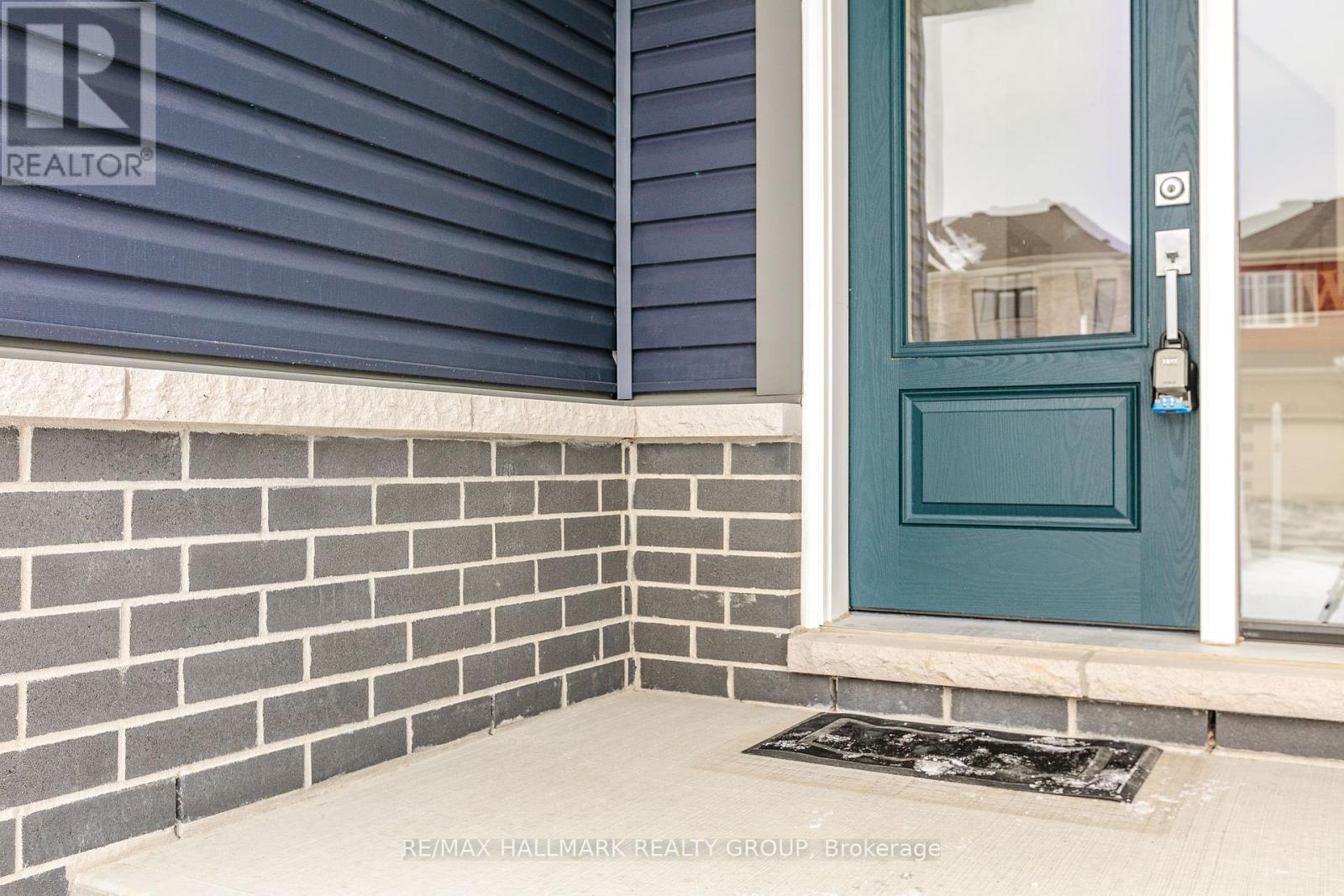 Property at 921 LAKERIDGE DRIVE image 3