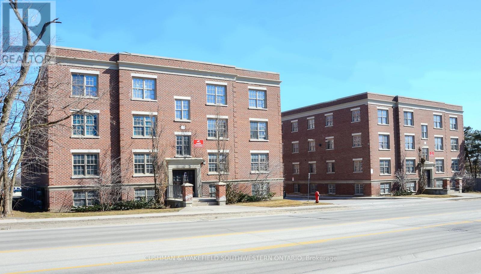 359-363 Duckworth Street, Barrie, Ontario  L4M 3X8 - Photo 1 - S12044639
