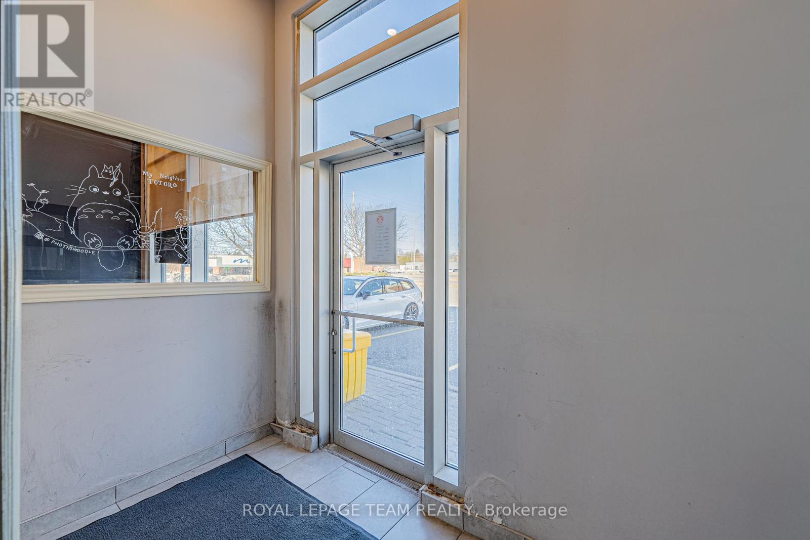 3 - 1691 Merivale Road, Ottawa, Ontario  K2G 4R2 - Photo 2 - X12044755