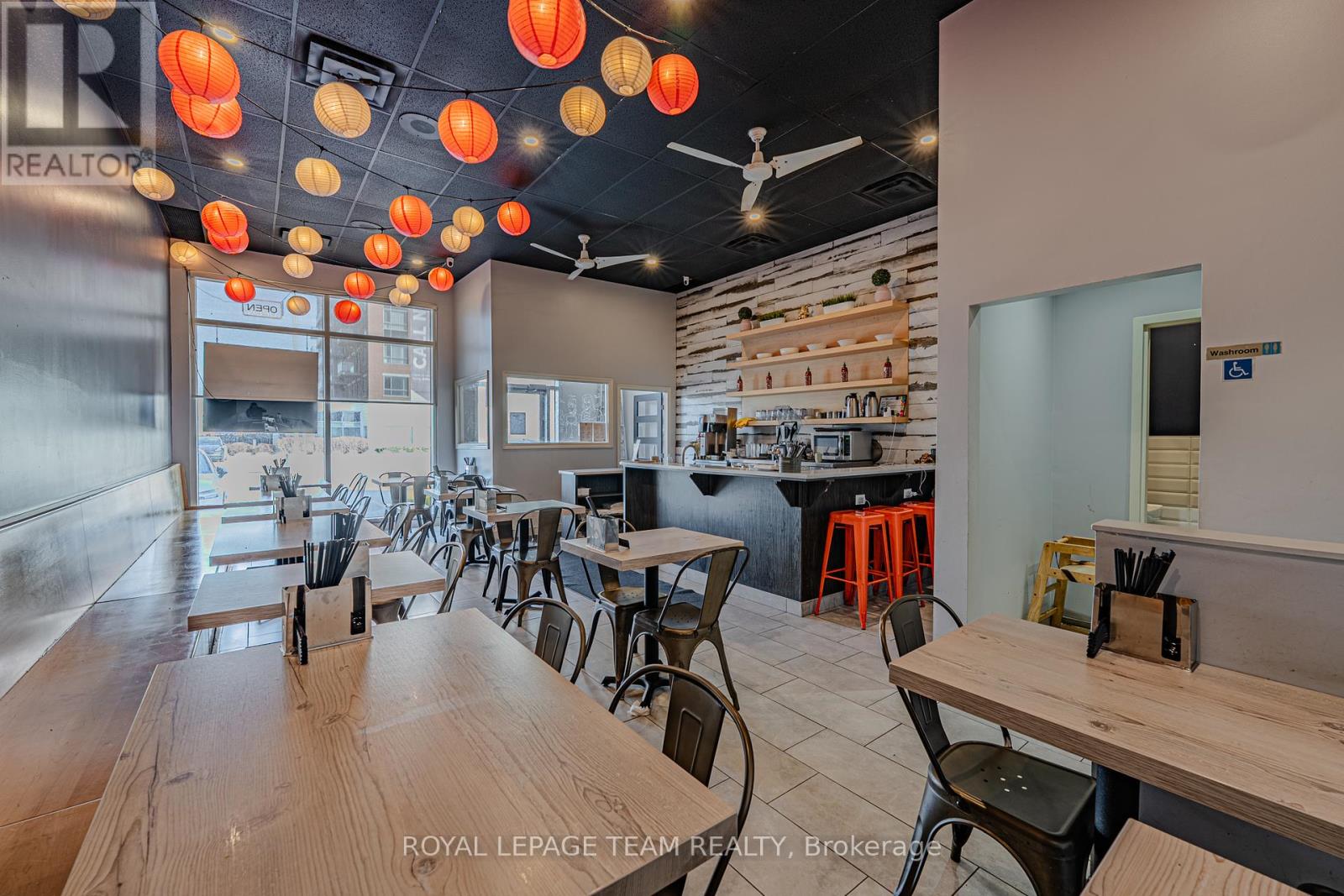 3 - 1691 Merivale Road, Ottawa, Ontario  K2G 4R2 - Photo 4 - X12044755