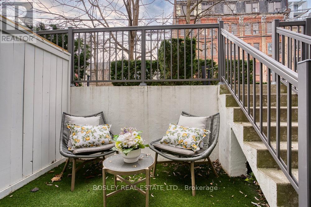 Property at 70 NIAGARA STREET image 2