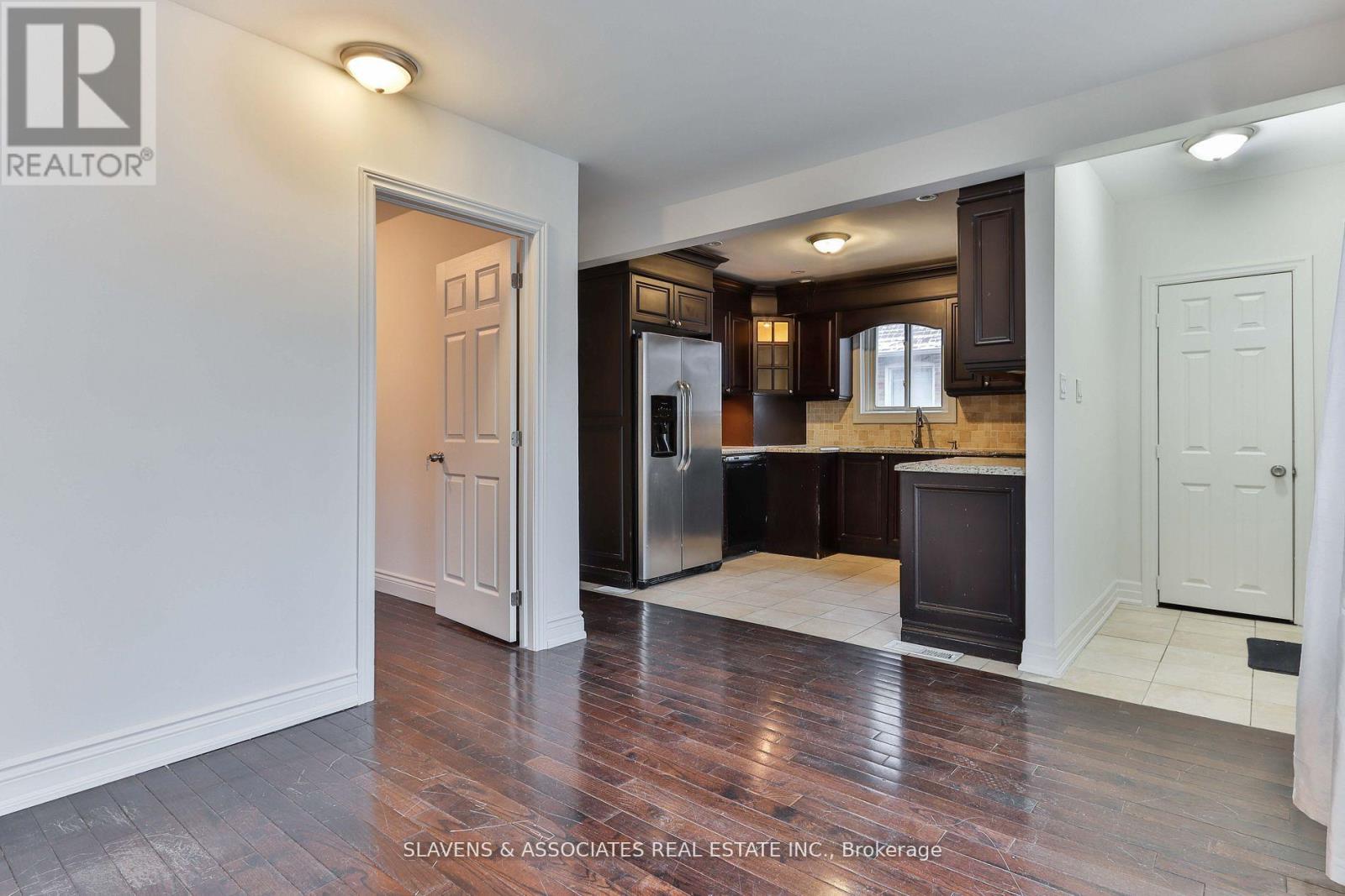 Property at 262 POYNTZ AVENUE image 3