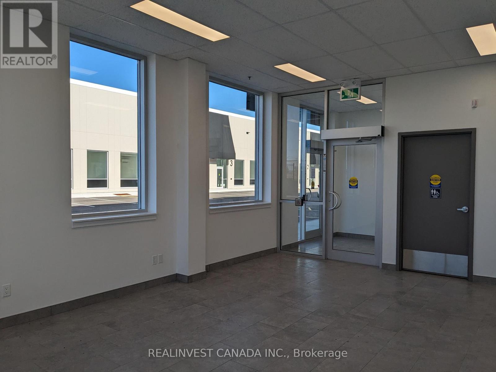 6 - 241 King Street, Barrie, Ontario  L4N 6B5 - Photo 3 - S12044572