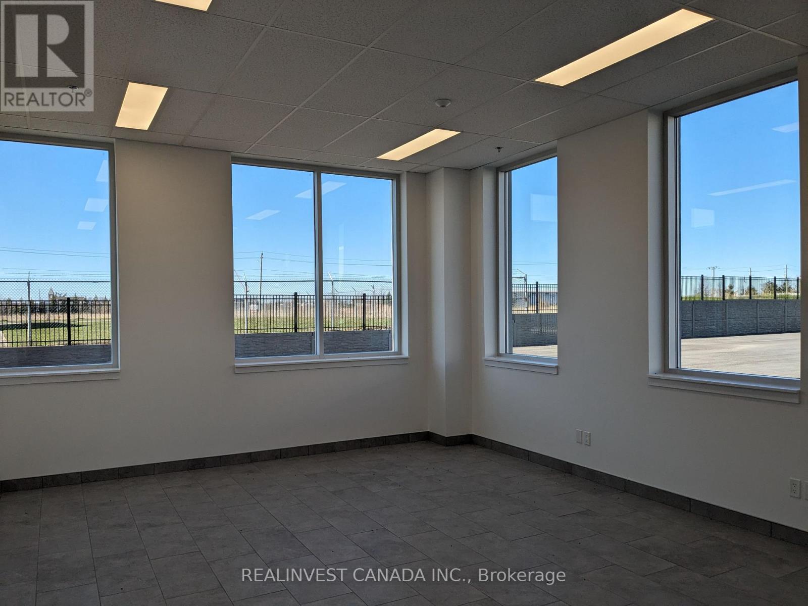 6 - 241 King Street, Barrie, Ontario  L4N 6B5 - Photo 4 - S12044572