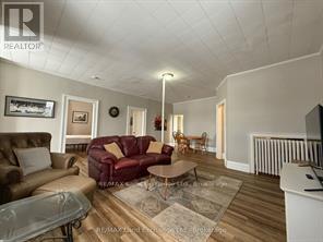 Upper - 433 Broadway Street, Kincardine, Ontario  N2Z 2G5 - Photo 3 - X12044752