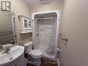 Upper - 433 Broadway Street, Kincardine, Ontario  N2Z 2G5 - Photo 9 - X12044752