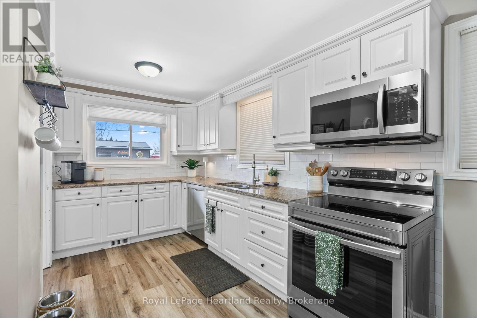 465 Main Street W, Minto, Ontario  N0G 2P0 - Photo 12 - X12044790