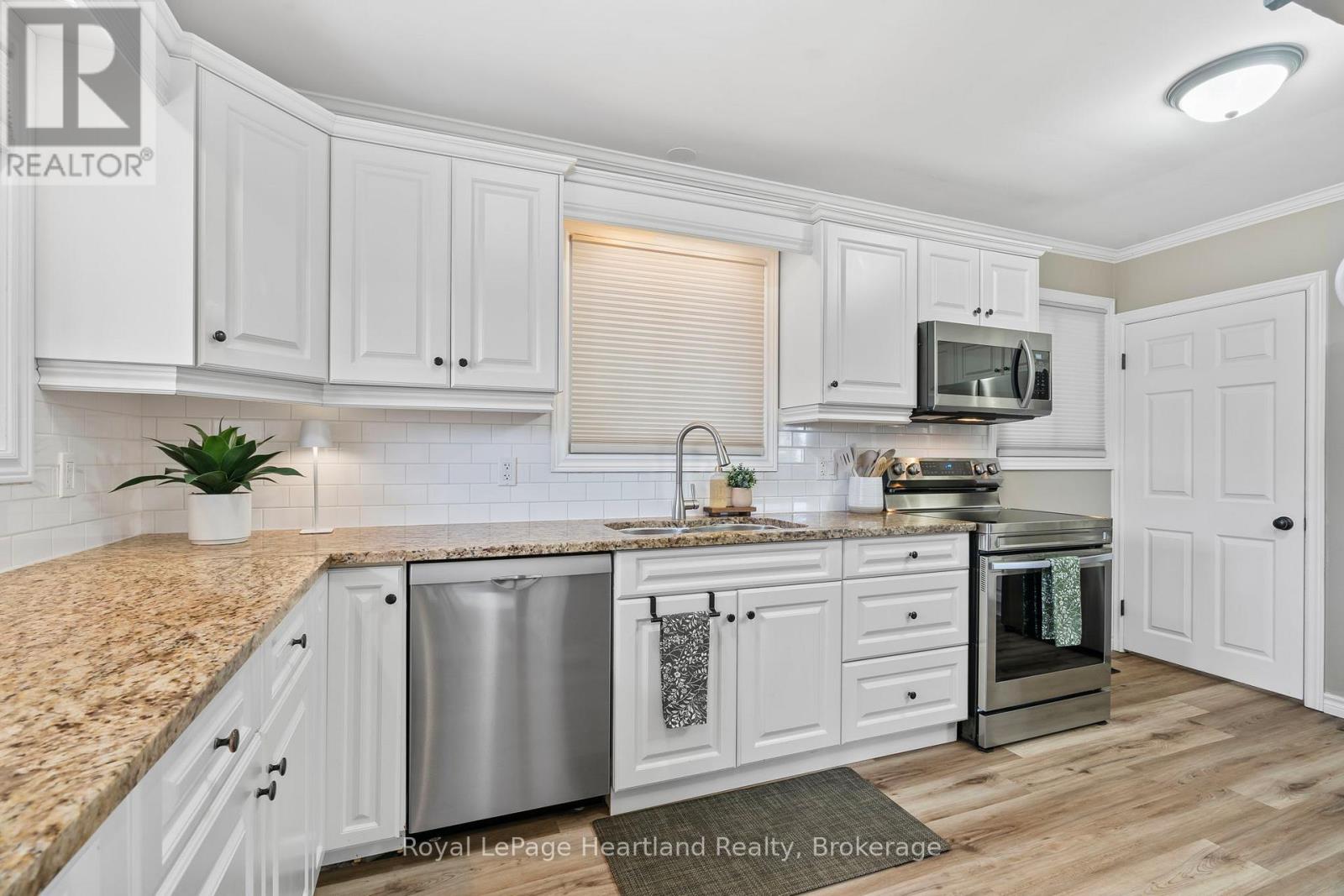 465 Main Street W, Minto, Ontario  N0G 2P0 - Photo 13 - X12044790