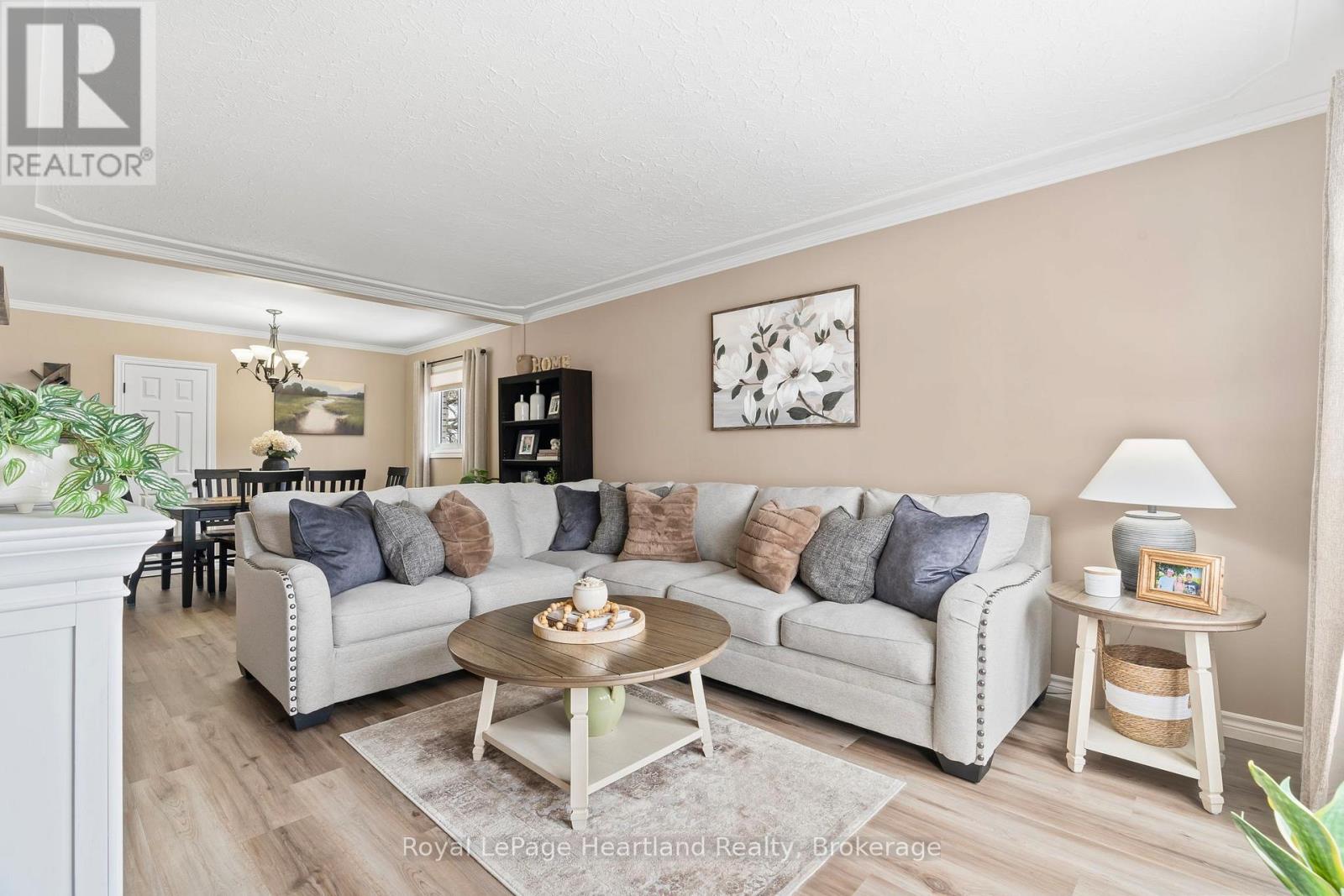 465 Main Street W, Minto, Ontario  N0G 2P0 - Photo 2 - X12044790