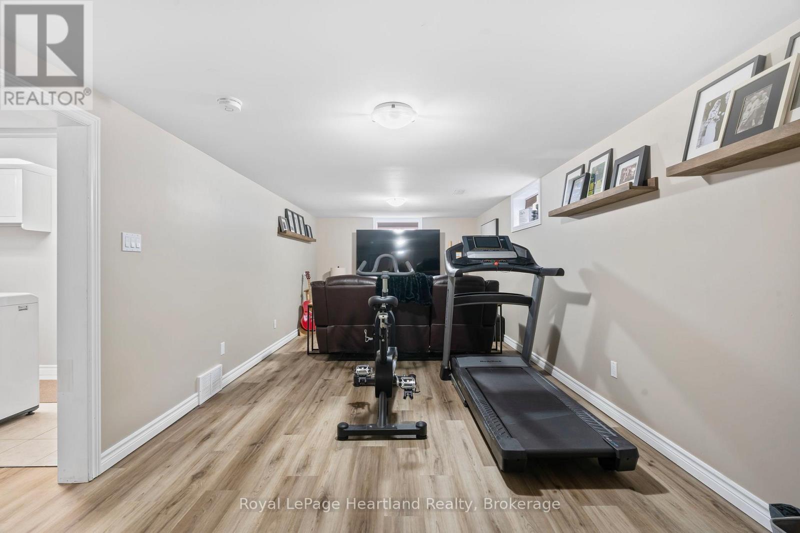 465 Main Street W, Minto, Ontario  N0G 2P0 - Photo 21 - X12044790