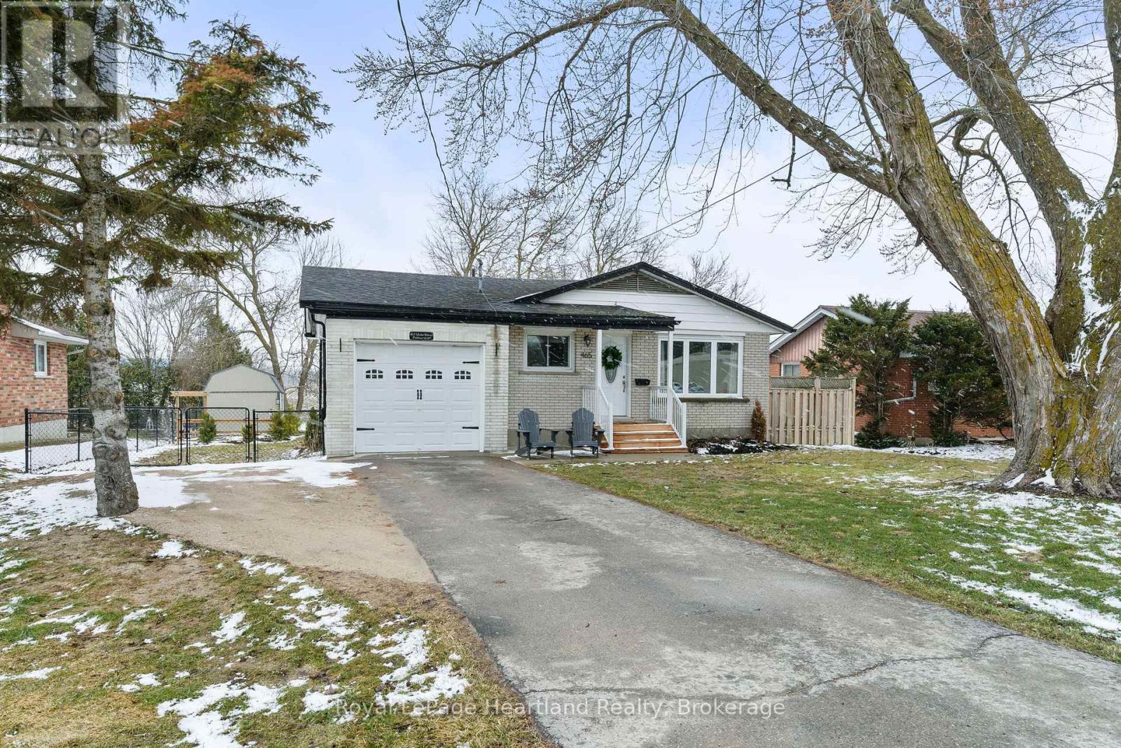 465 Main Street W, Minto, Ontario  N0G 2P0 - Photo 3 - X12044790