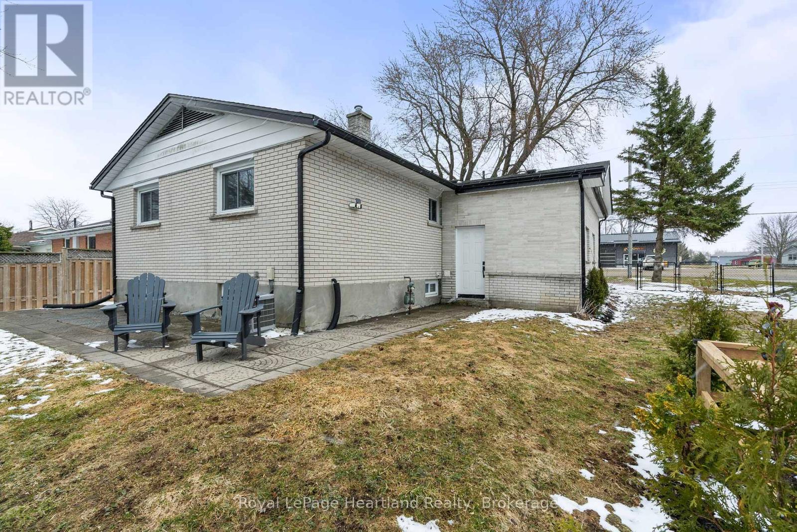 465 Main Street W, Minto, Ontario  N0G 2P0 - Photo 30 - X12044790