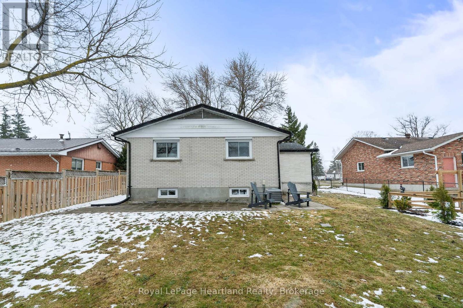 465 Main Street W, Minto, Ontario  N0G 2P0 - Photo 31 - X12044790
