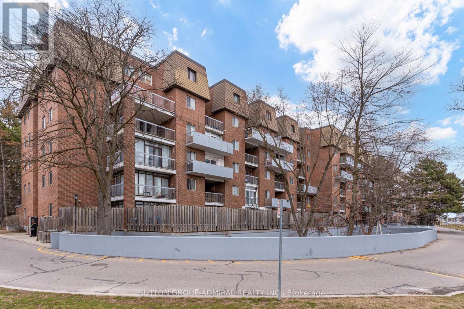 Property at 149 - 3025 THE CREDIT WOODLANDS image 1