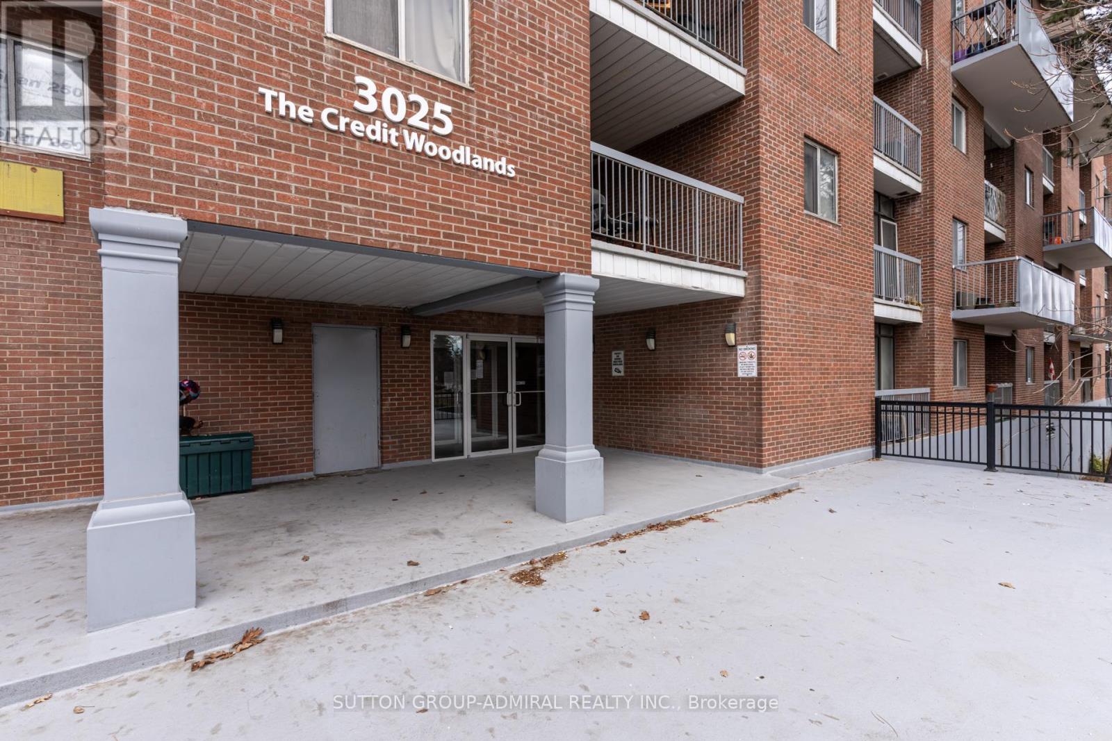 Property at 149 - 3025 THE CREDIT WOODLANDS image 2