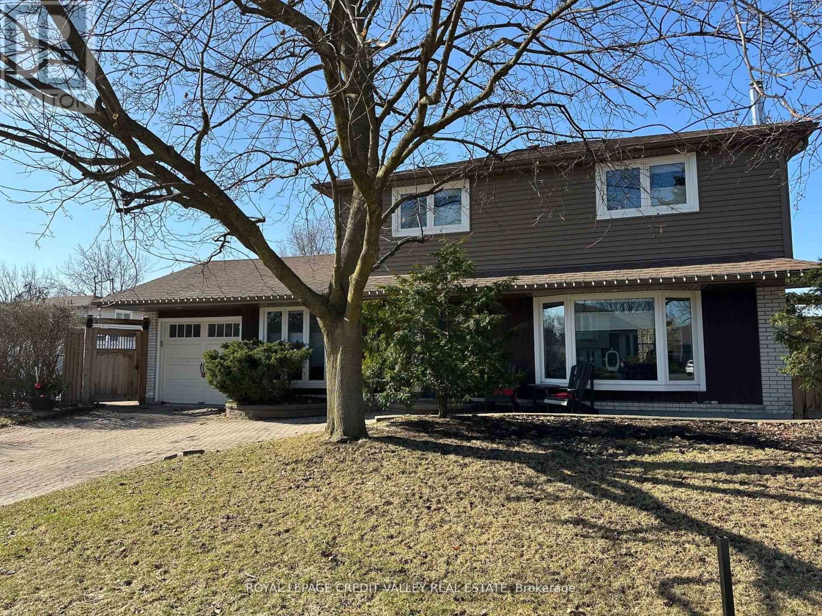 Property at 36 LOCKTON CRESCENT image 3