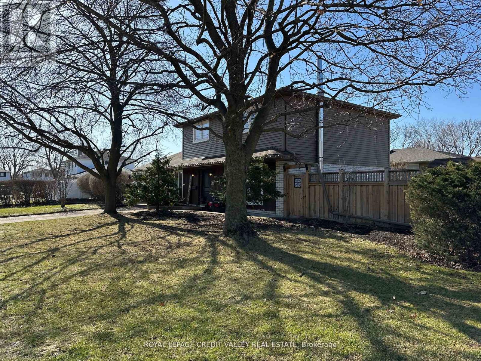 Property at 36 LOCKTON CRESCENT image 4