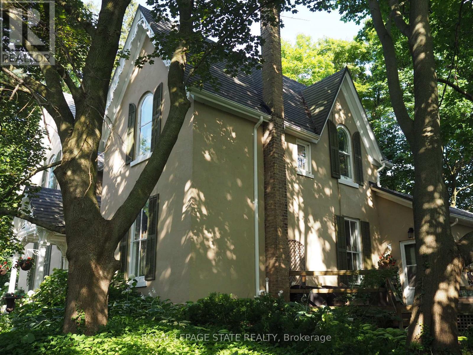 Property at 340 DUNDAS STREET E image 3