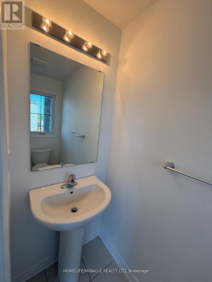 5 Glacier Crescent, Belleville (Belleville Ward), Ontario  K8N 0T6 - Photo 11 - X12044519