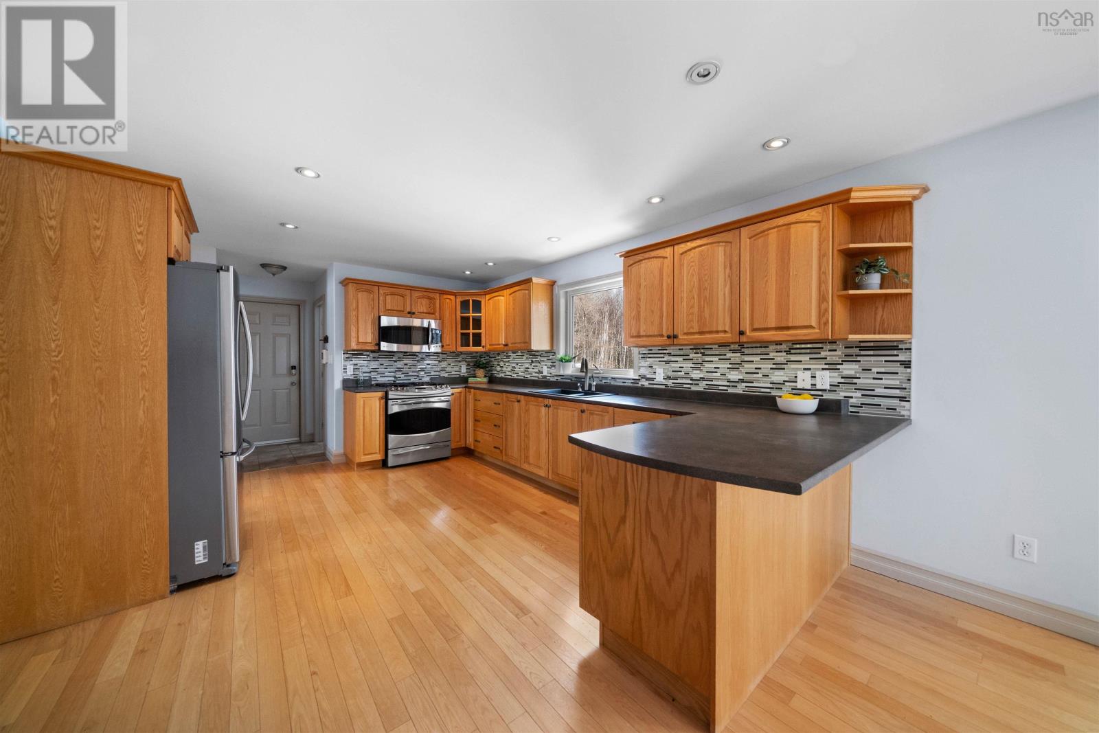 30 Holyrood Close, Fall River, Nova Scotia  B2T 1V1 - Photo 5 - 202503100