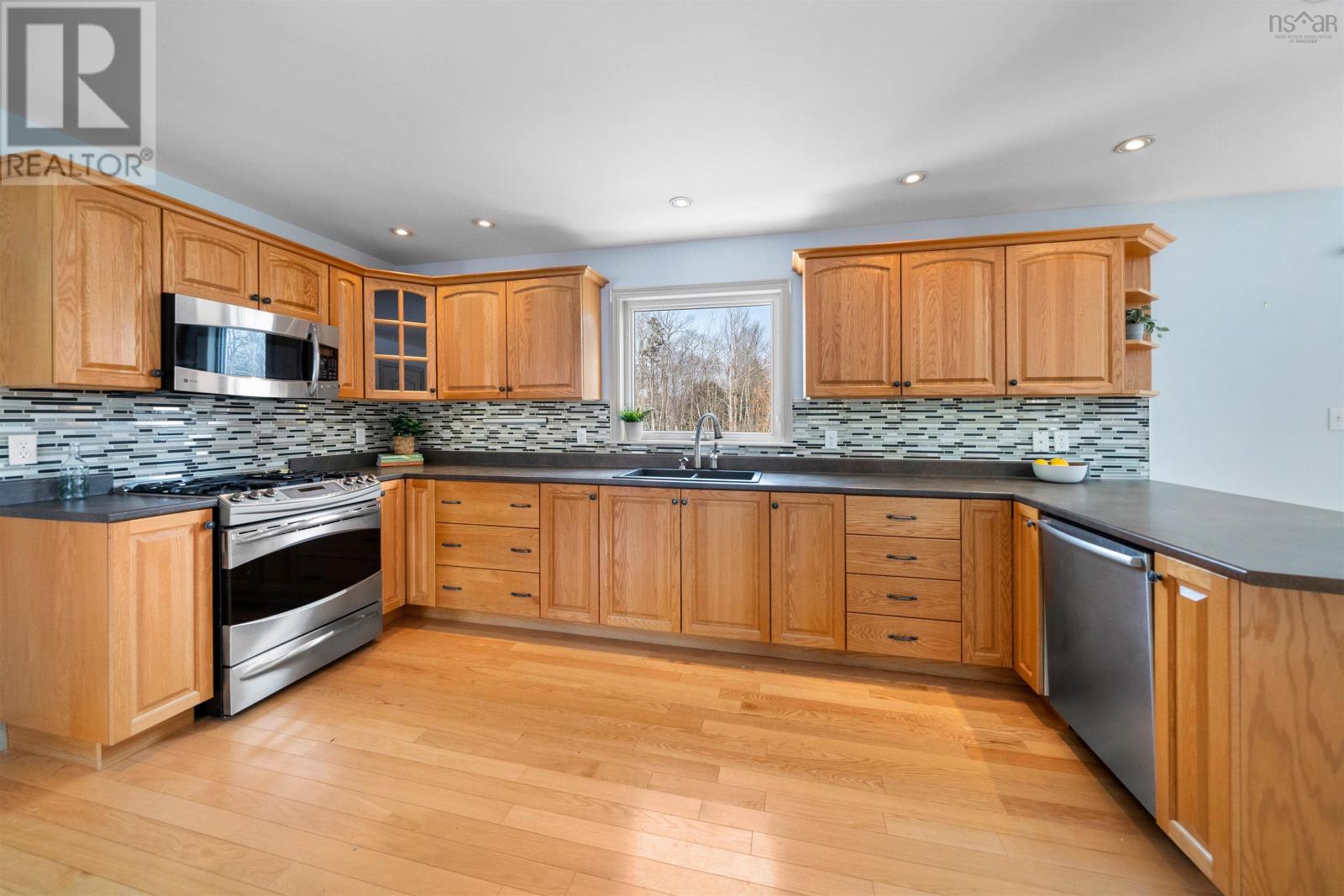 30 Holyrood Close, Fall River, Nova Scotia  B2T 1V1 - Photo 7 - 202503100