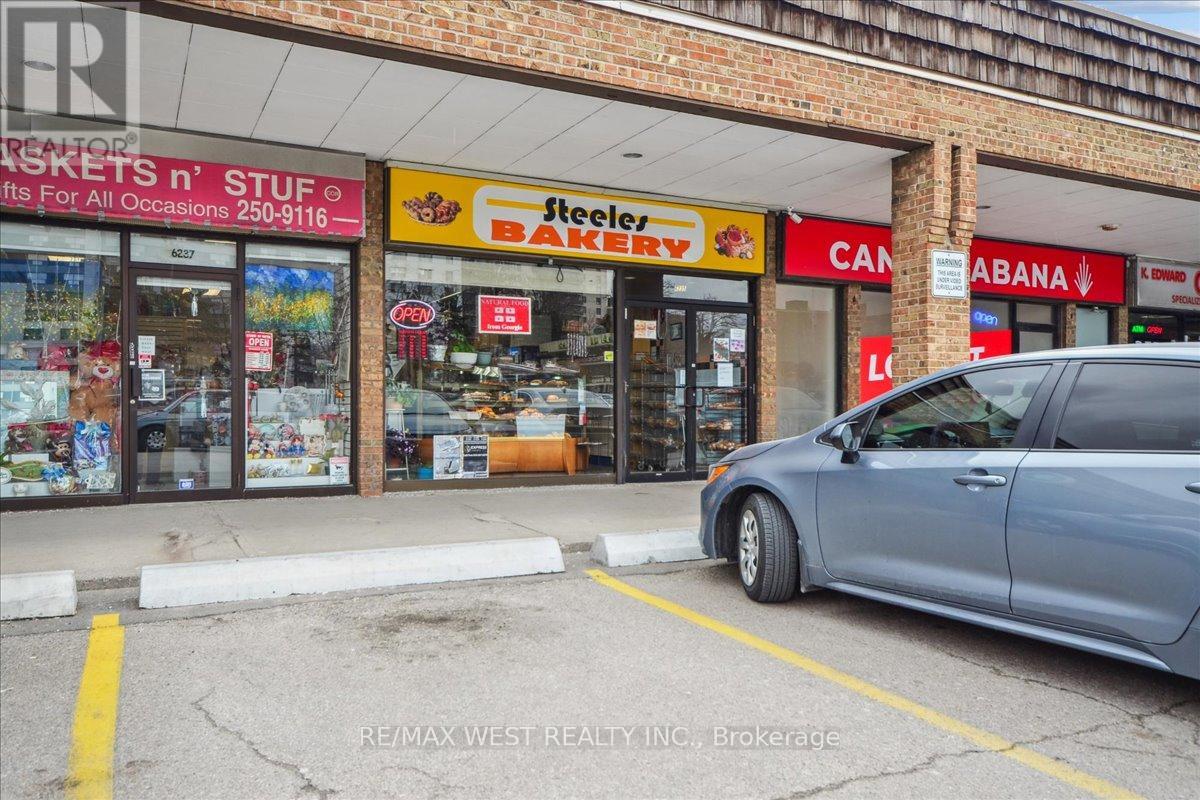 6235 Bathurst Street, Toronto (Newtonbrook West), Ontario  M2R 2A5 - Photo 1 - C12044669