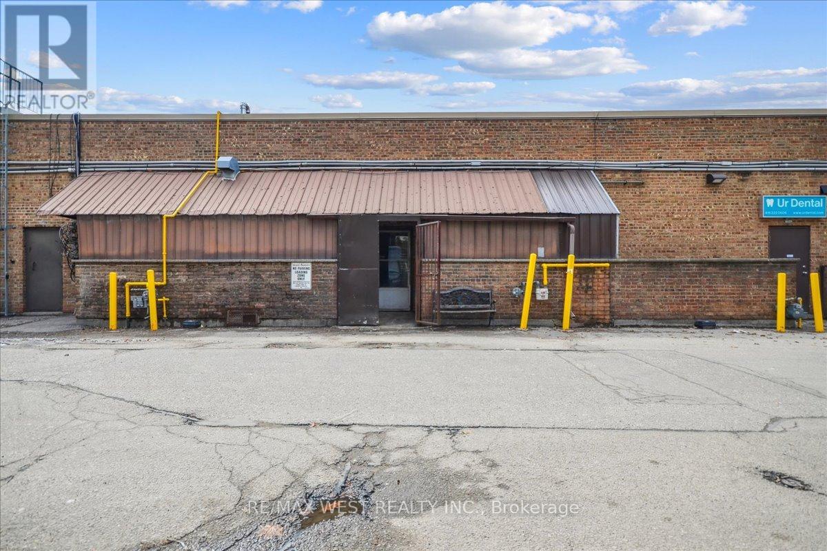 6235 Bathurst Street, Toronto (Newtonbrook West), Ontario  M2R 2A5 - Photo 15 - C12044669