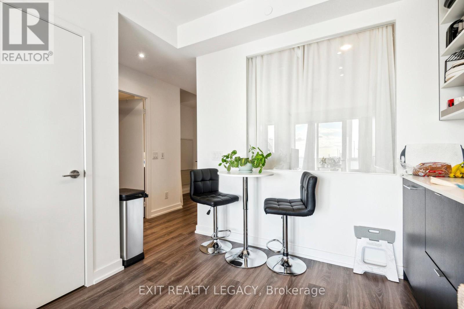 2213 - 20 Edward Street, Toronto, Ontario  M5G 1C9 - Photo 16 - C12044680