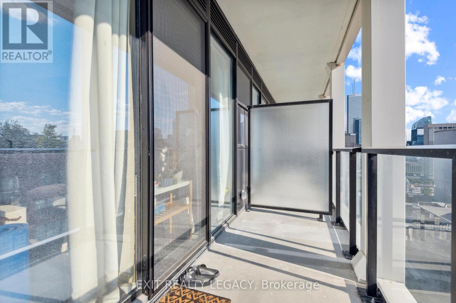2213 - 20 Edward Street, Toronto, Ontario  M5G 1C9 - Photo 25 - C12044680