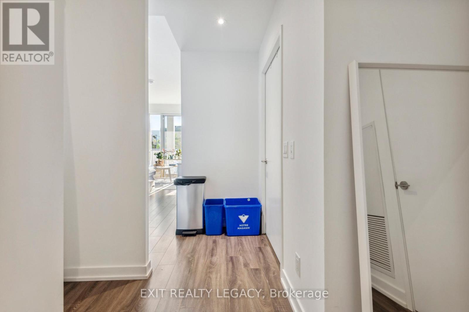 2213 - 20 Edward Street, Toronto, Ontario  M5G 1C9 - Photo 7 - C12044680
