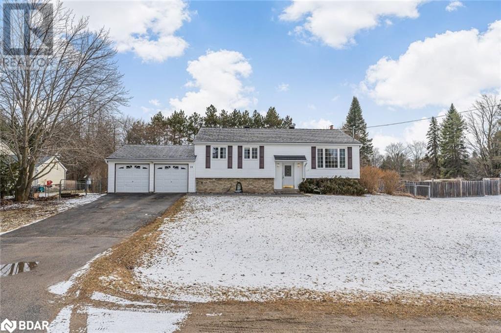 18 Princess Drive, Lisle, Ontario  L0M 1M0 - Photo 1 - 40710091