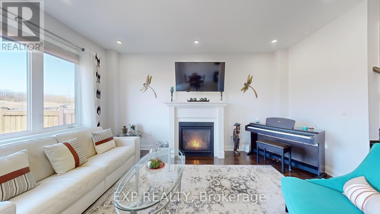 44 Festival Court, East Gwillimbury, Ontario  L9N 0N8 - Photo 6 - N12044788