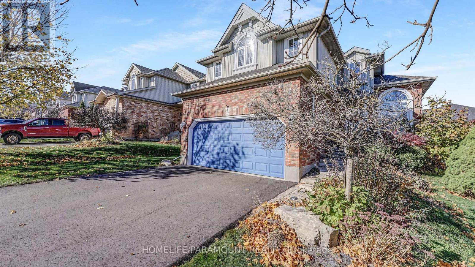 Property at 41 CAMERON CRESCENT image 2