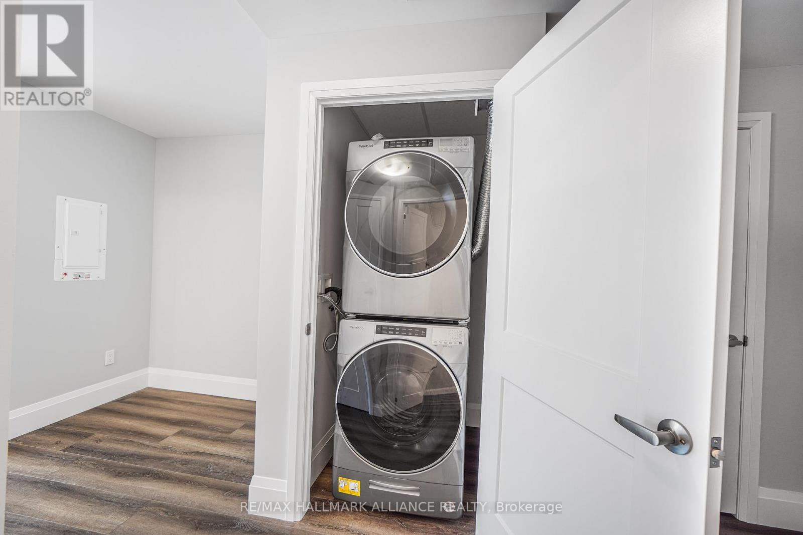 604 - 108 Garment Street, Kitchener, Ontario  N2G 0E2 - Photo 11 - X12044667