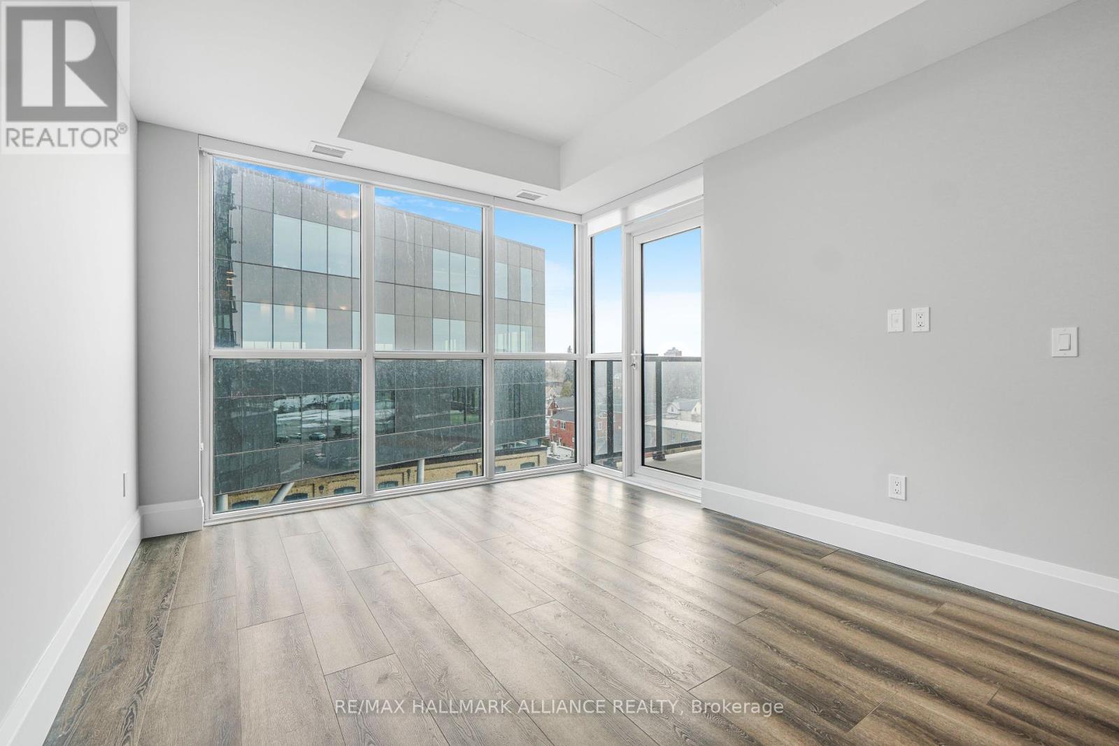 604 - 108 Garment Street, Kitchener, Ontario  N2G 0E2 - Photo 4 - X12044667