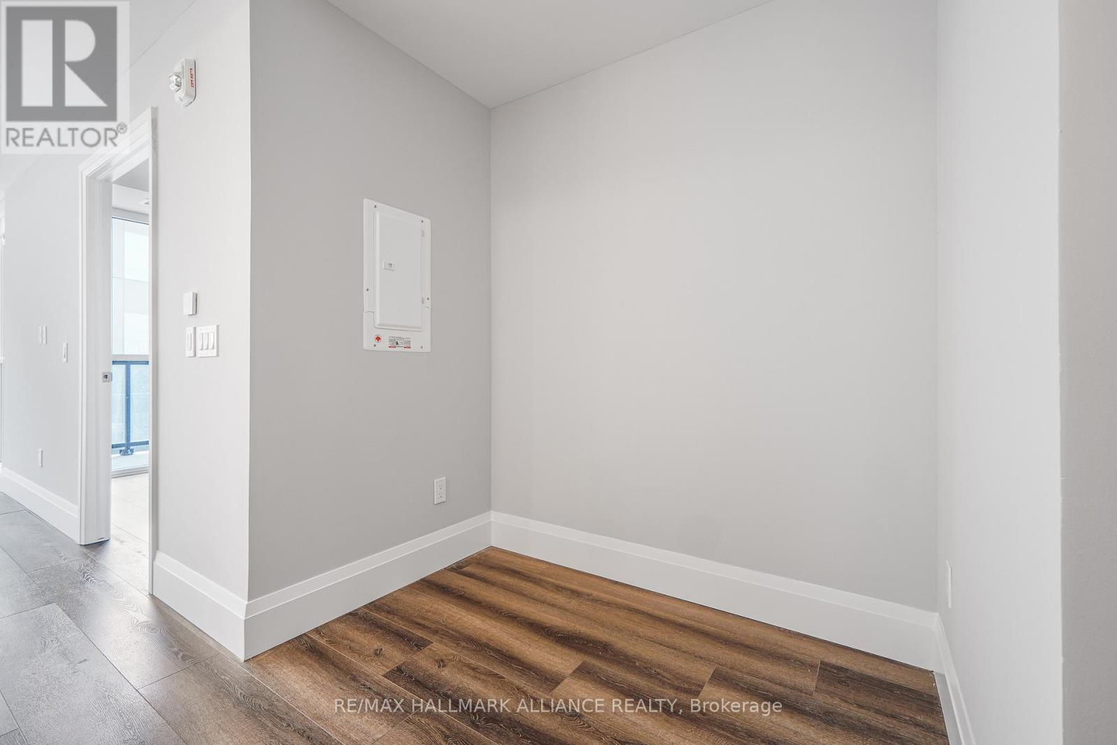 604 - 108 Garment Street, Kitchener, Ontario  N2G 0E2 - Photo 7 - X12044667
