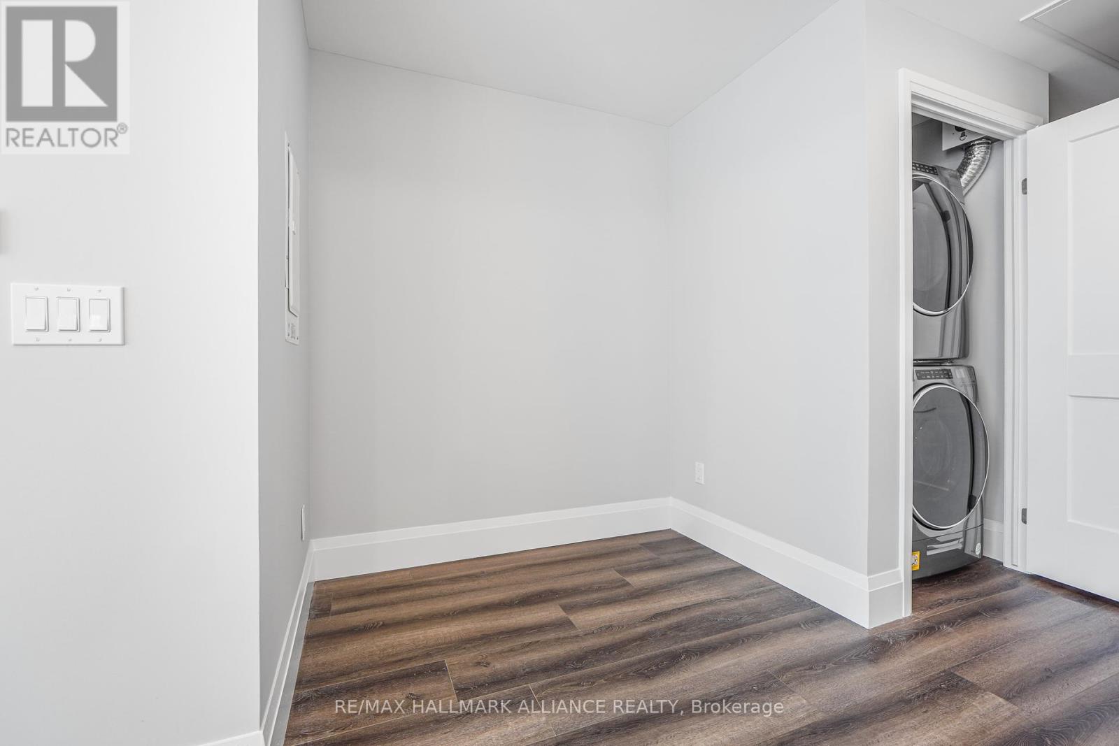 604 - 108 Garment Street, Kitchener, Ontario  N2G 0E2 - Photo 8 - X12044667