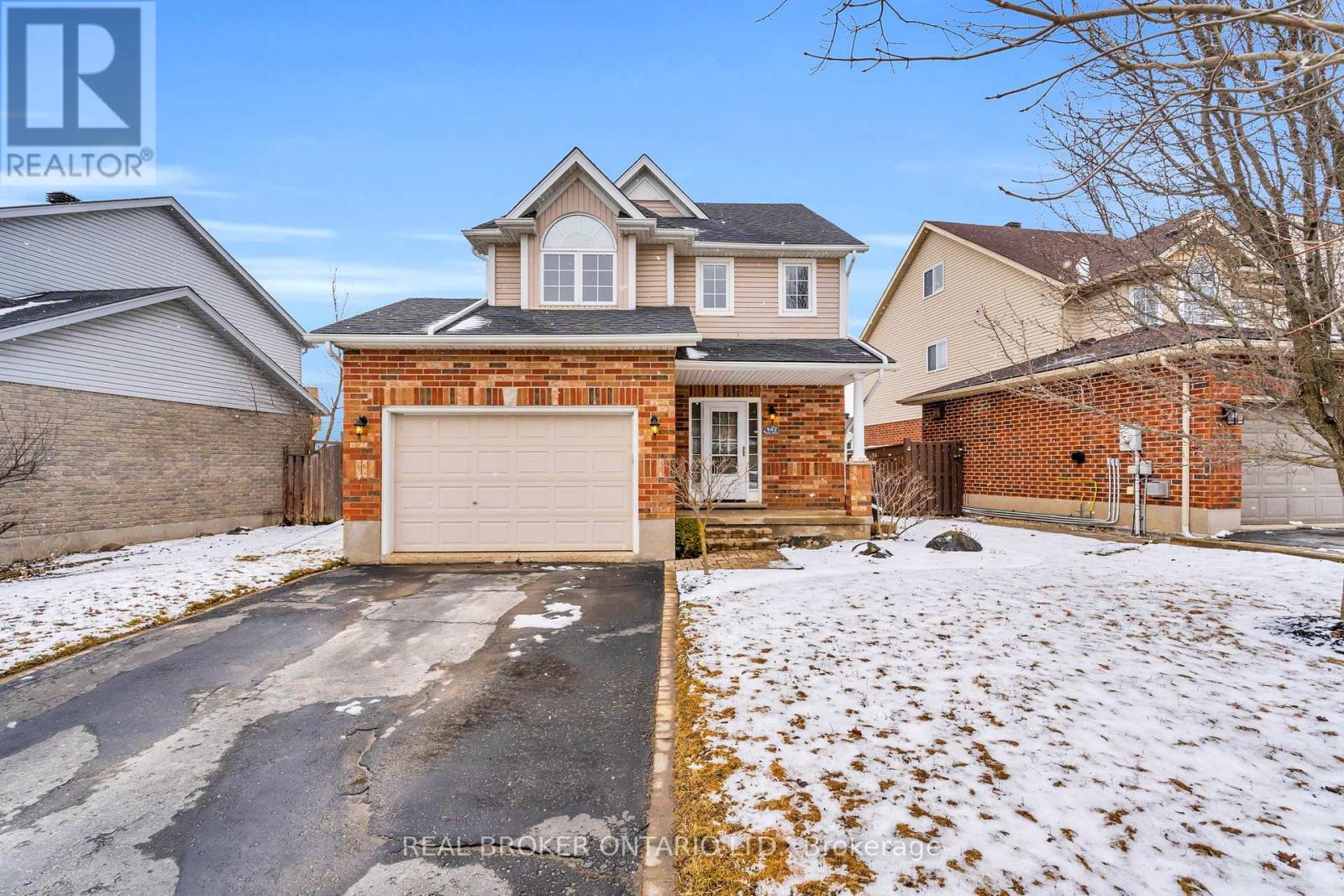 Property at 552 SIMON STREET image 1