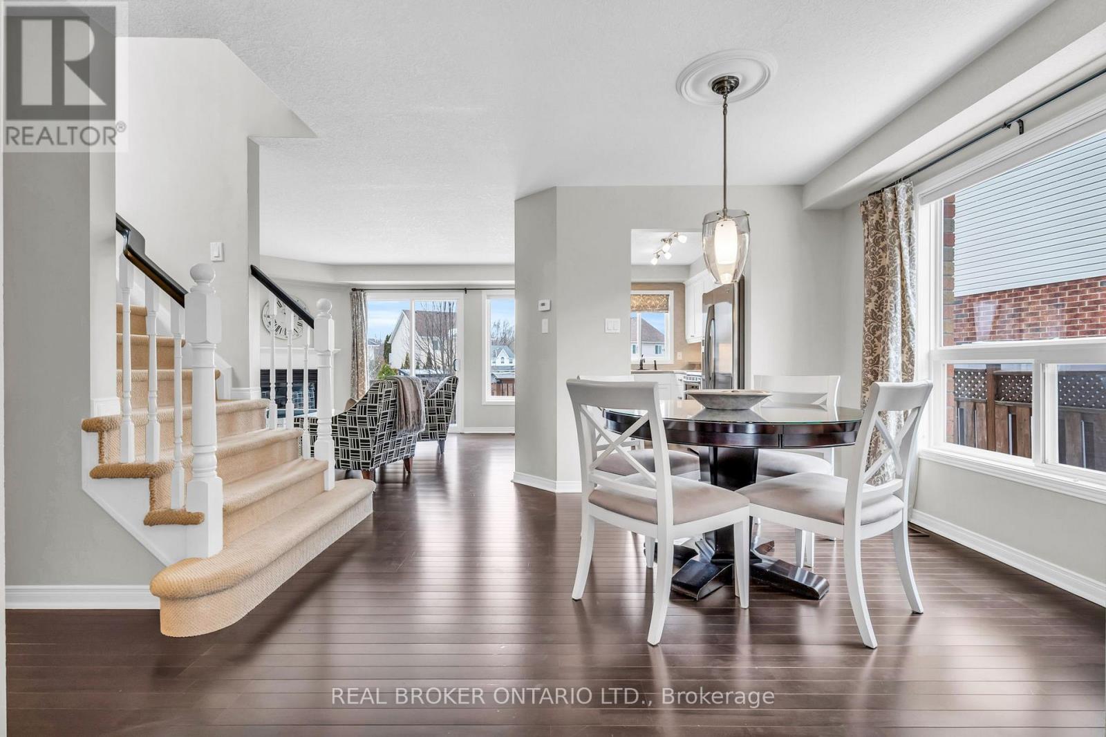 Property at 552 SIMON STREET image 4