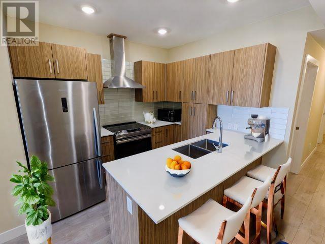 208 2889 E 1st Avenue, Vancouver, British Columbia  V5M 0G2 - Photo 2 - R2982693