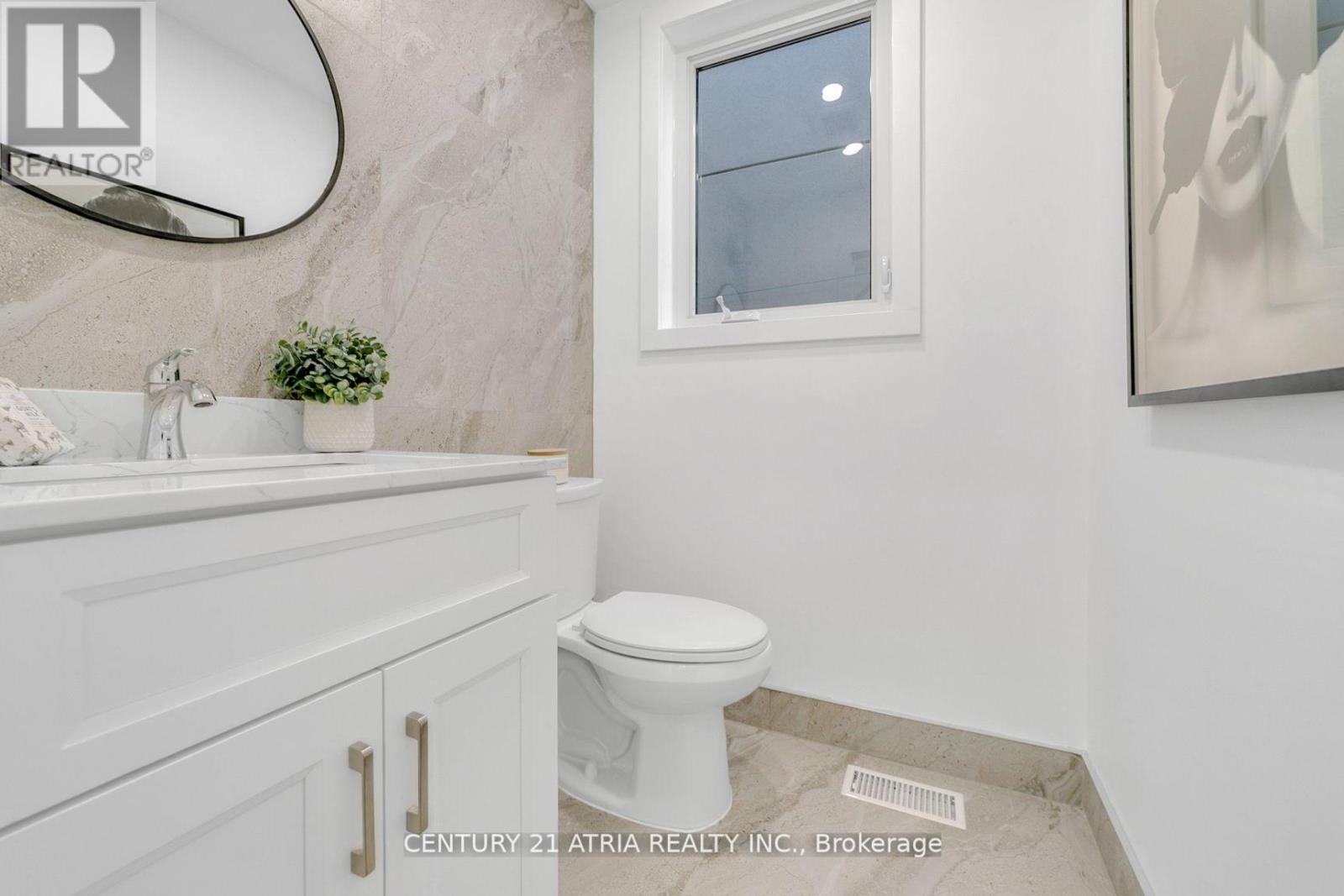 47 Eighth Street, Toronto, Ontario  M8V 3C2 - Photo 7 - W12044023