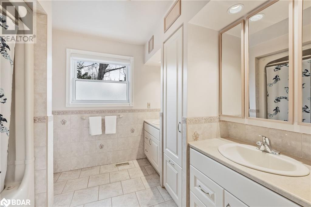 1069 Lakeshore Rd Road E, Oro-Medonte, Ontario  L0L 1T0 - Photo 30 - 40710027