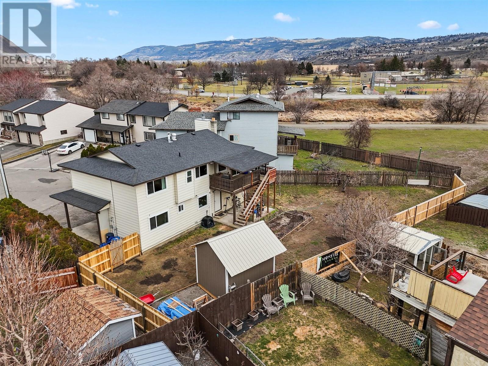 Property at 1447 WATERLOO Place image 2