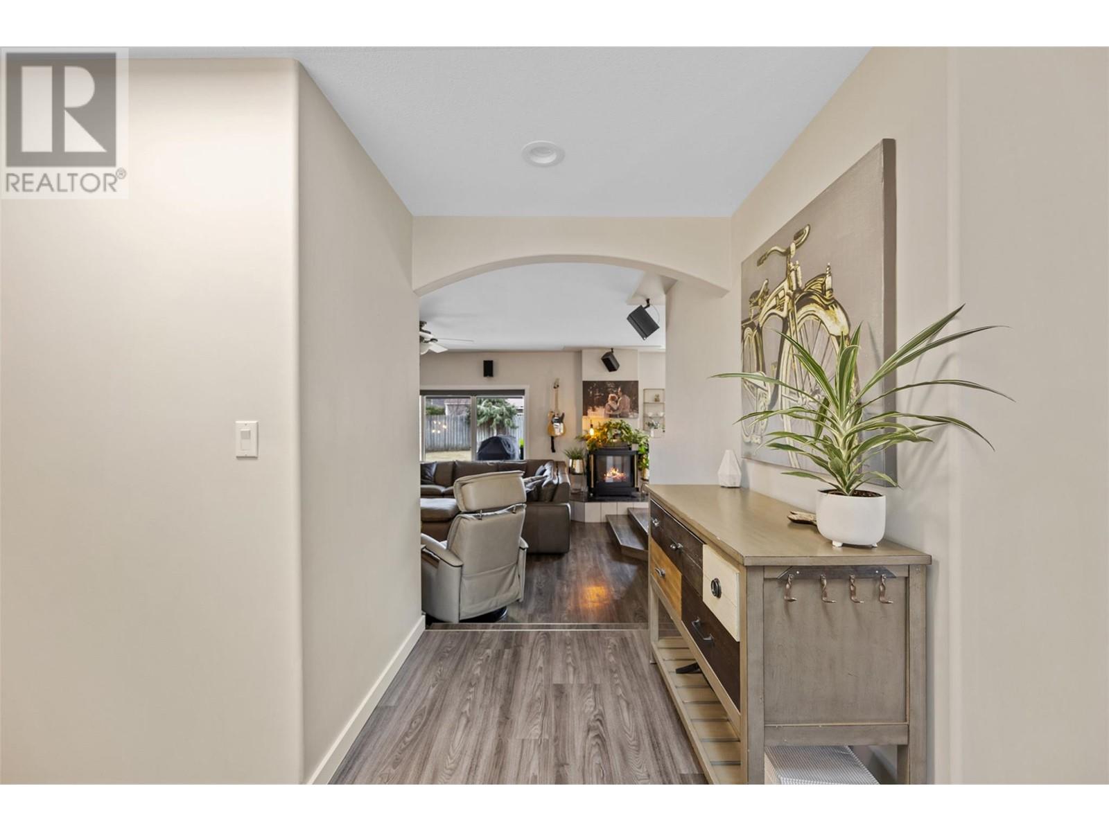 Property at 655 Porterfield Road image 3